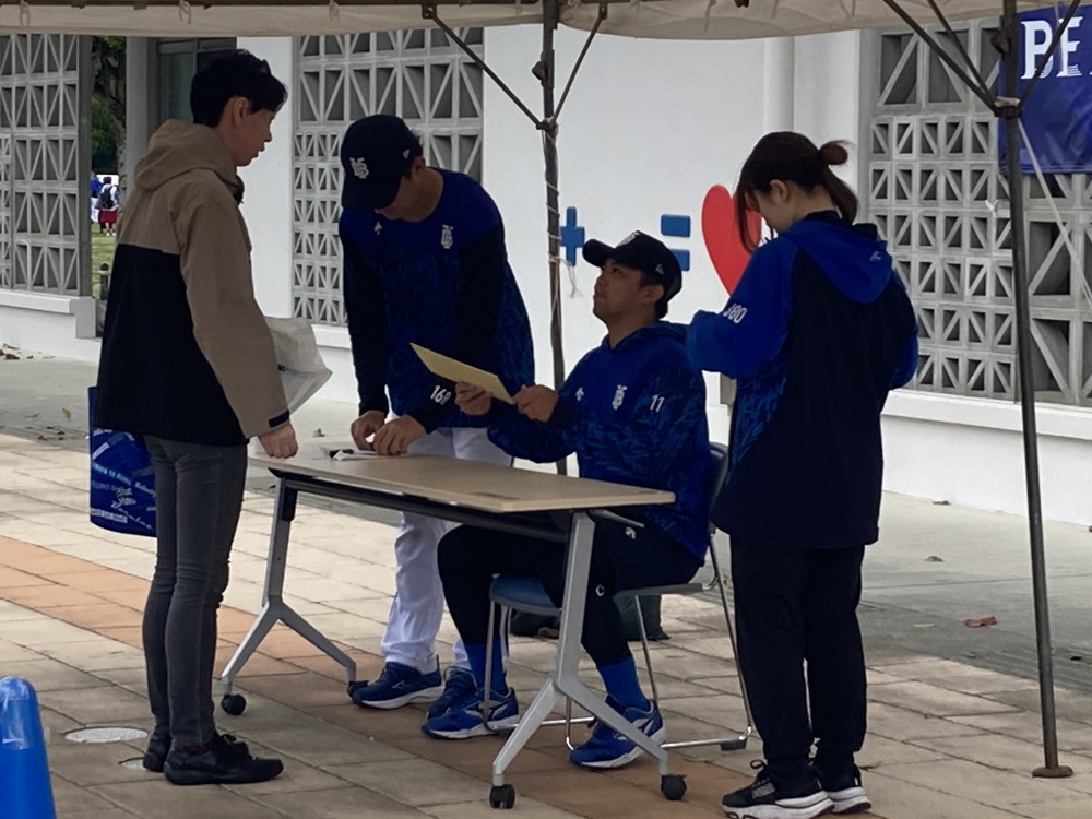 東克樹サイン会（横浜ベイスターズ）