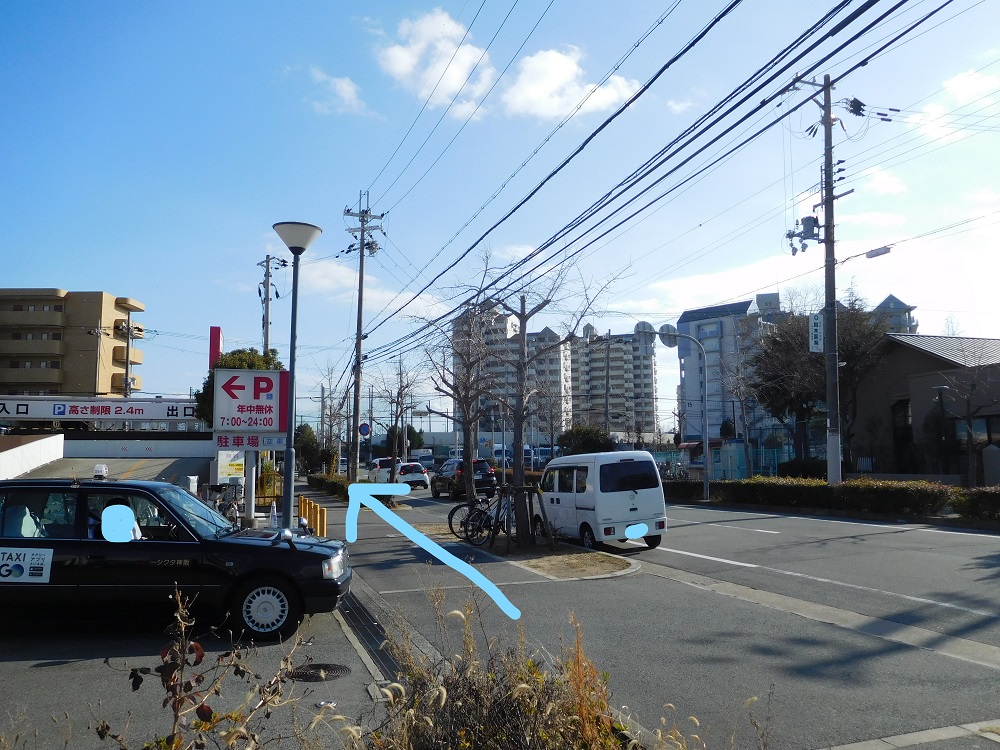 武庫川団地前駅から鳴尾浜球場への道順・マックスバリューを通過