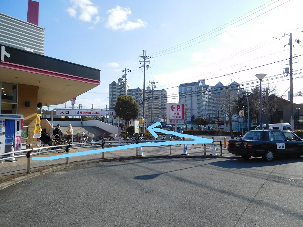 武庫川団地前駅のタクシー乗り場から鳴尾浜球場への道順