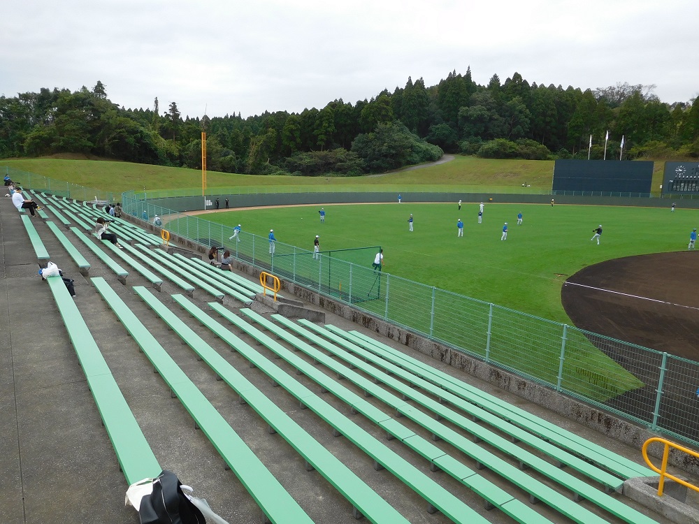 SOKKENスタジアムのフェンスが低いエリア