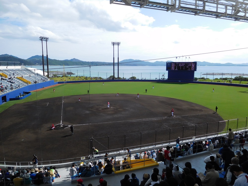 名護市営球場・海の眺め