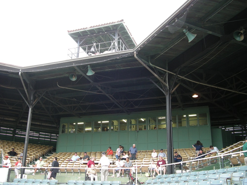アメリカ最古の野球場・リックウッドフィールドのアナウンス室