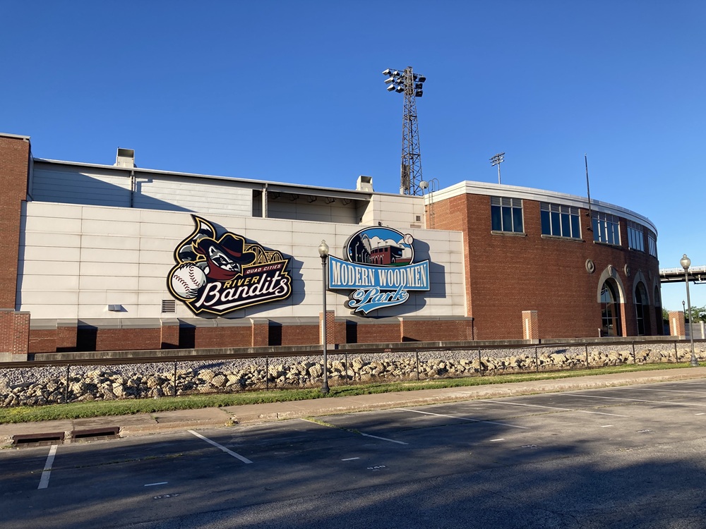 Modern Woodmen stadium（Quad Cities River Banditsの本拠地）