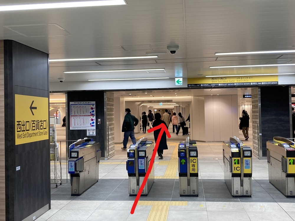 阪神電車・大阪梅田駅西出口