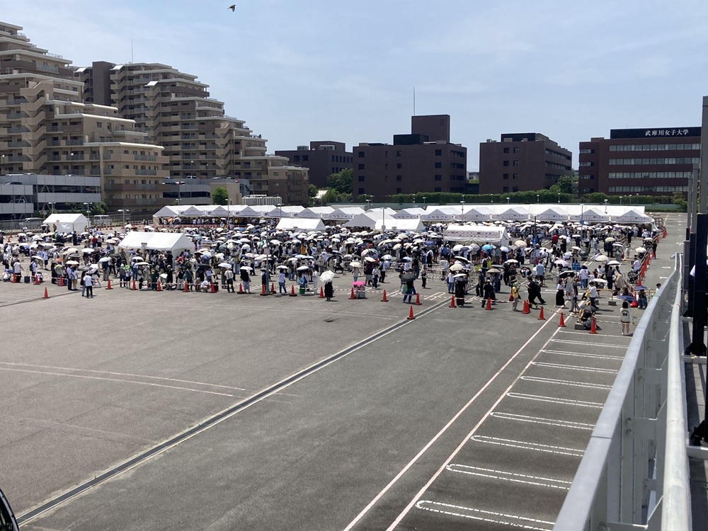 あいみょん甲子園ライブのグッズ売り場(G駐車場)