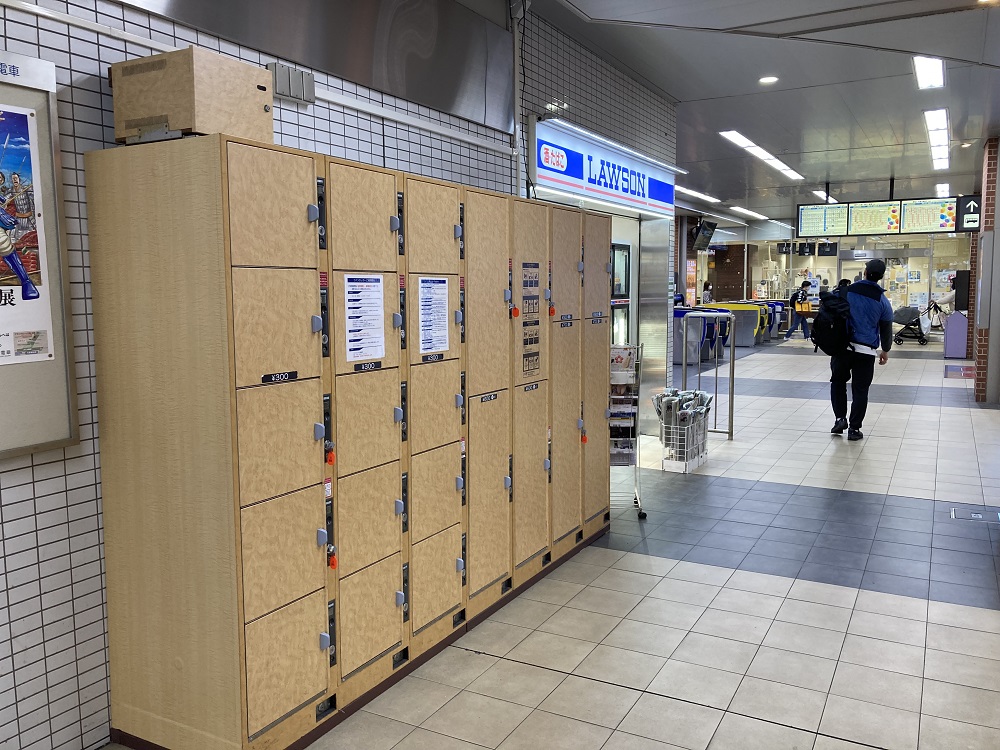 阪神尼崎駅・西出口横のコインロッカー