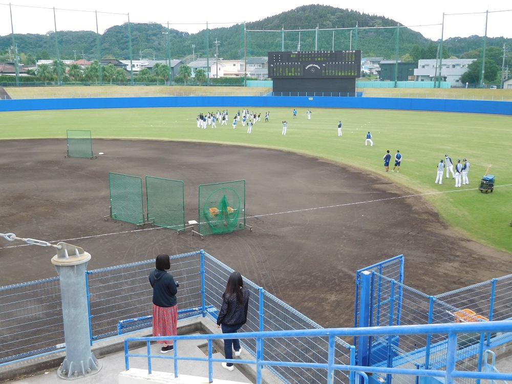 南郷スタジアムの西武ライオンズ練習開始