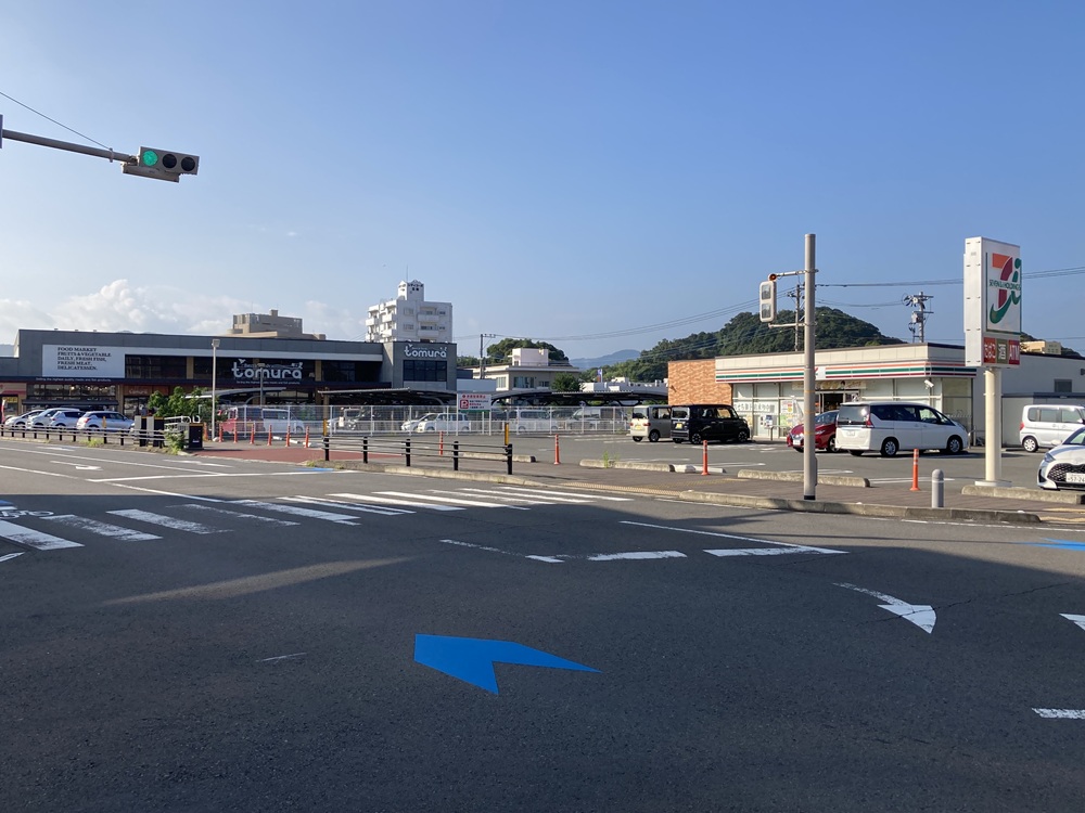 天福球場に近い「セブンイレブン」「スーパーとむら」