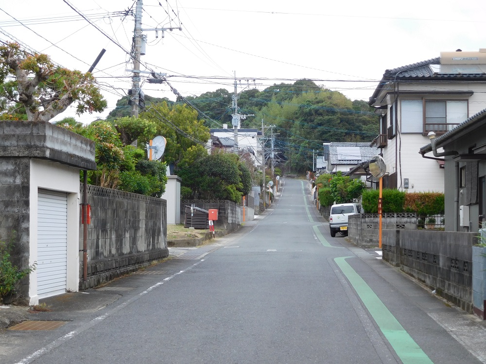 南郷スタジアムへ行く坂道