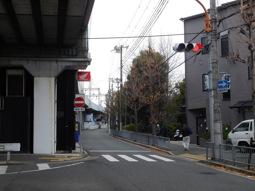 大物駅から小田南公園への狭い道
