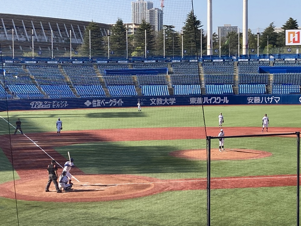 明治神宮野球場の1塁側内野席（26段24番）