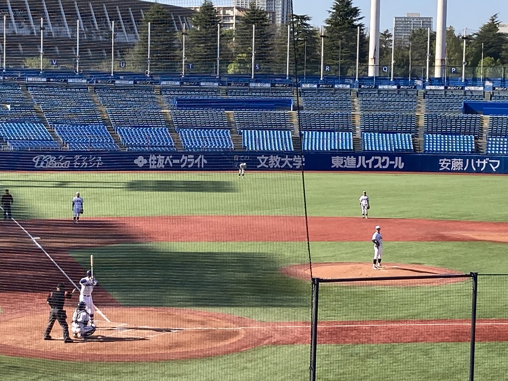 明治神宮野球場の1塁側内野席（28段24番）