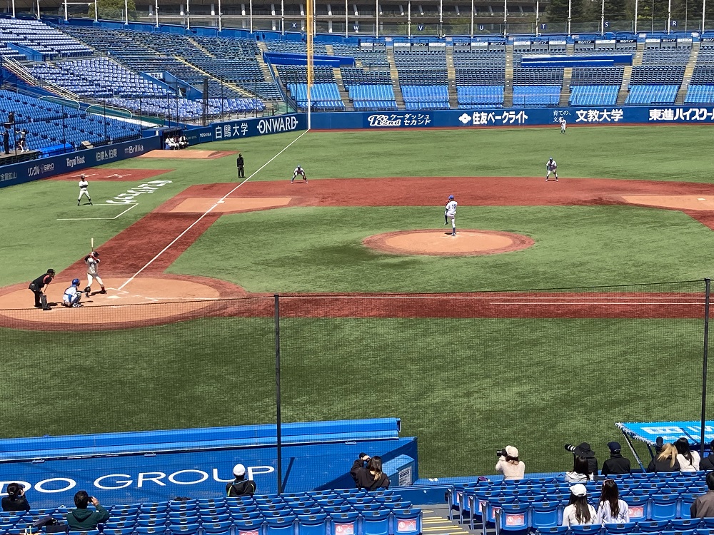 明治神宮野球場の1塁側内野席（32段60番）