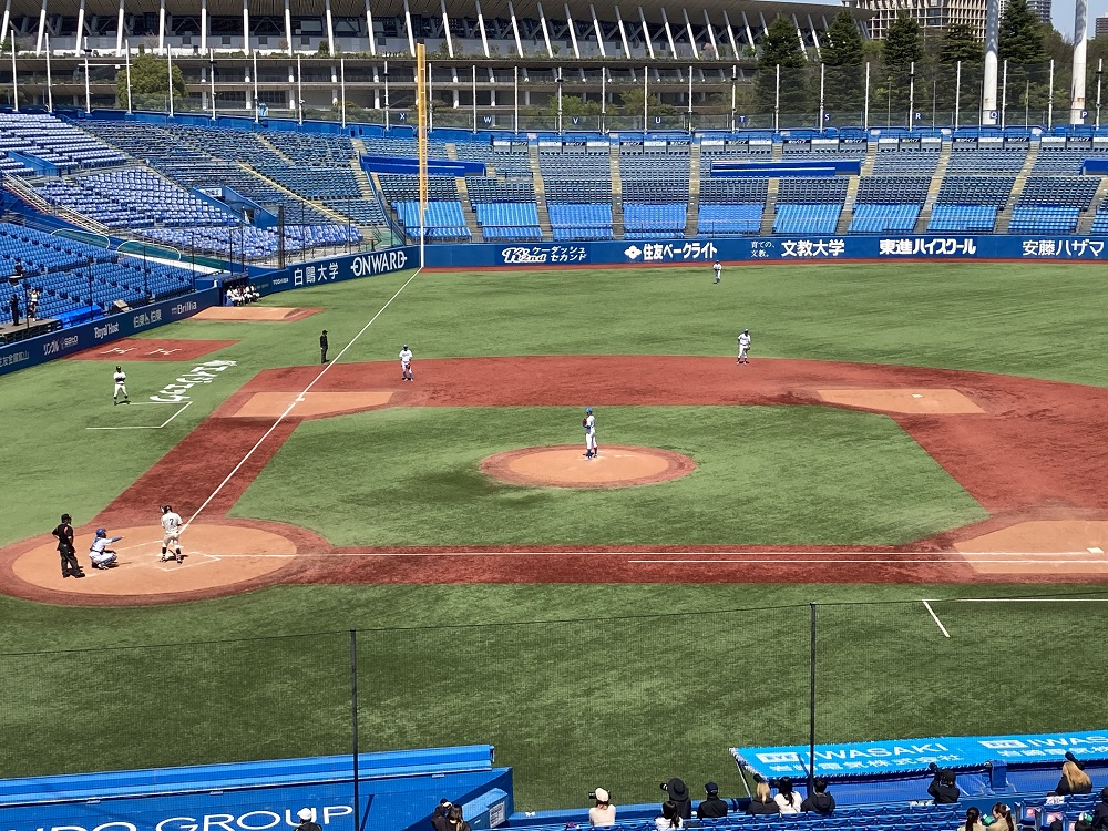 明治神宮野球場の1塁側内野席（41段60番）