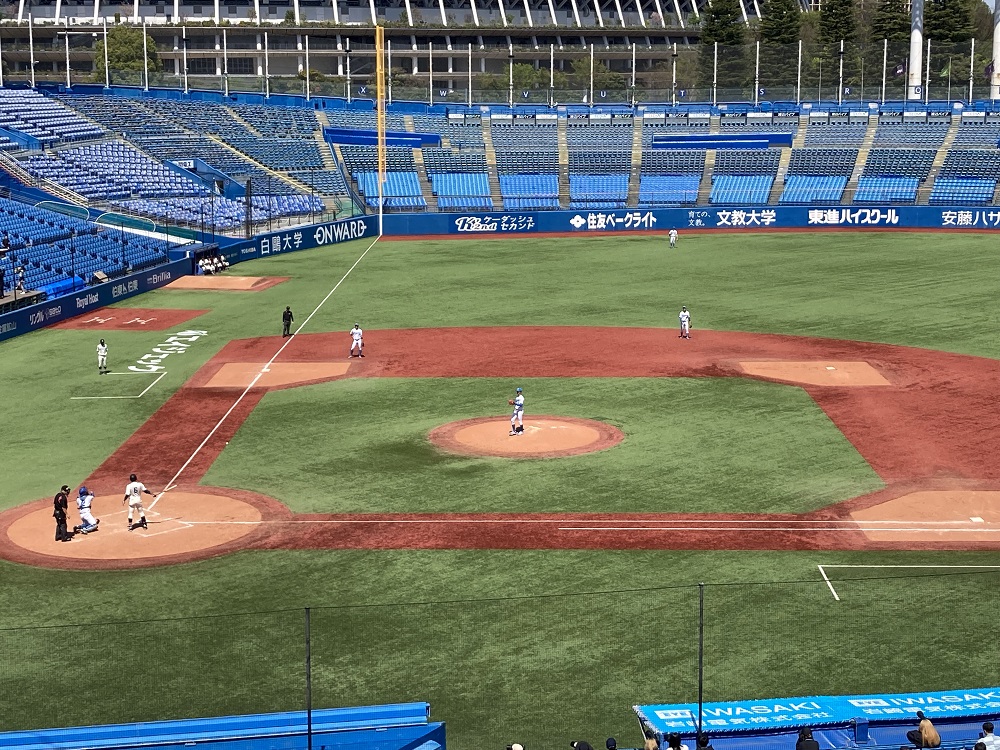 明治神宮野球場の1塁側内野席（45段60番）