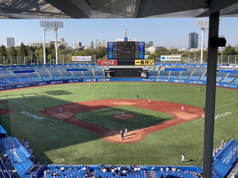 明治神宮野球場の2階ネット裏席（14段50番）