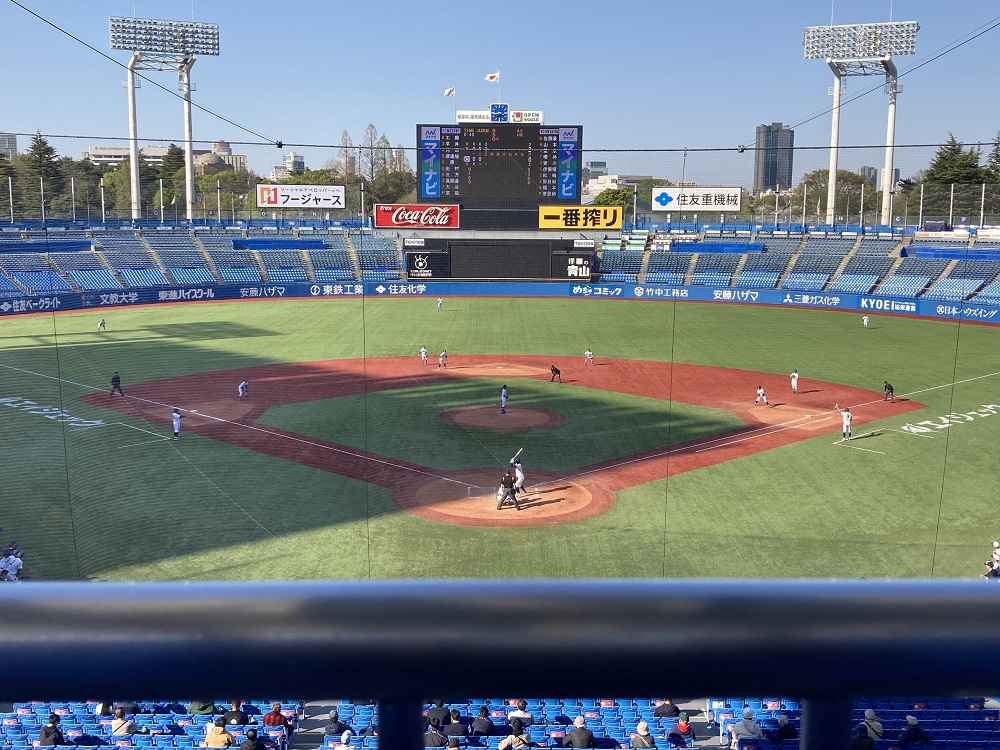 明治神宮野球場の2階ネット裏席（1段49番）