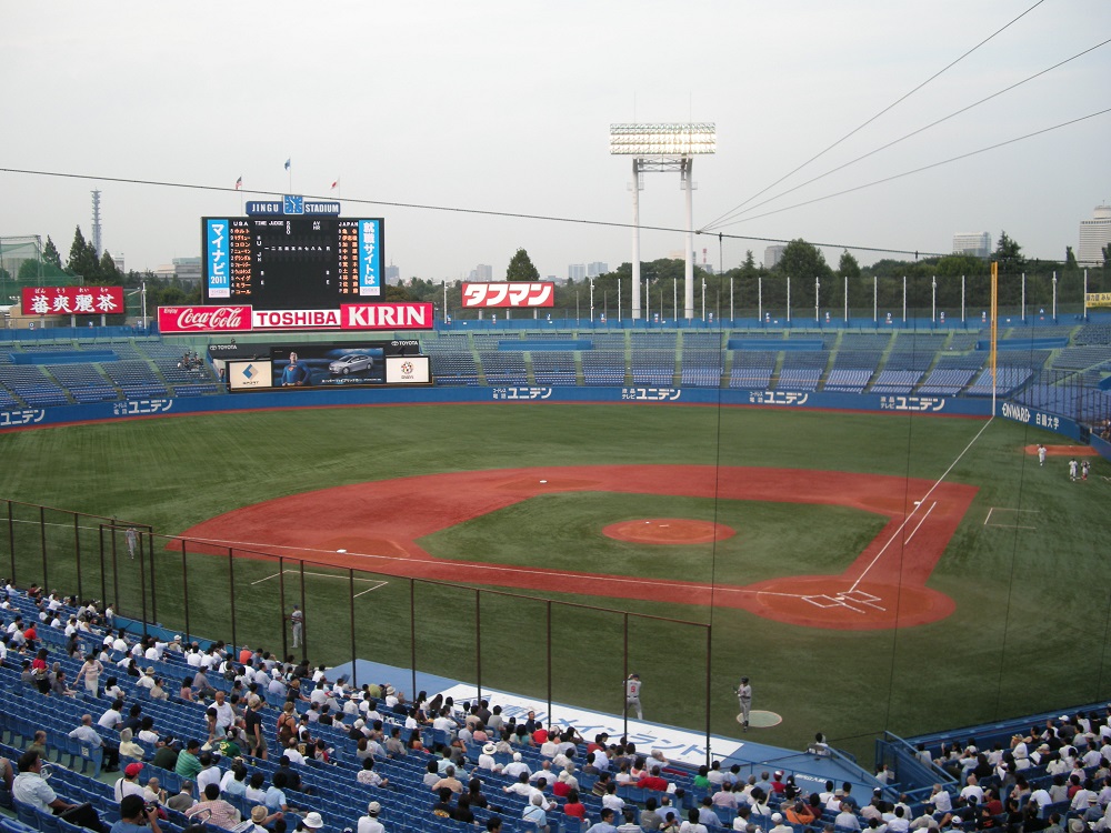 明治神宮野球場のグラウンド（ヤクルトスワローズの本拠地球場）