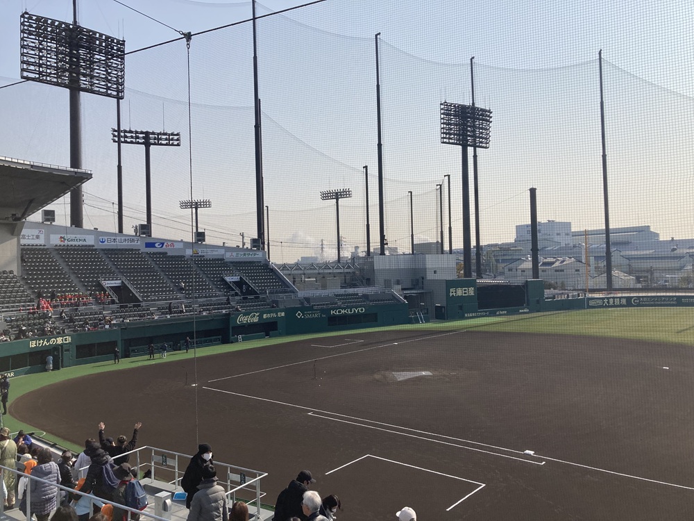 「SGLスタジアム尼崎」1塁内野指定席 6段81番