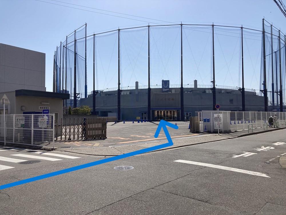 ナゴヤ球場の正面門