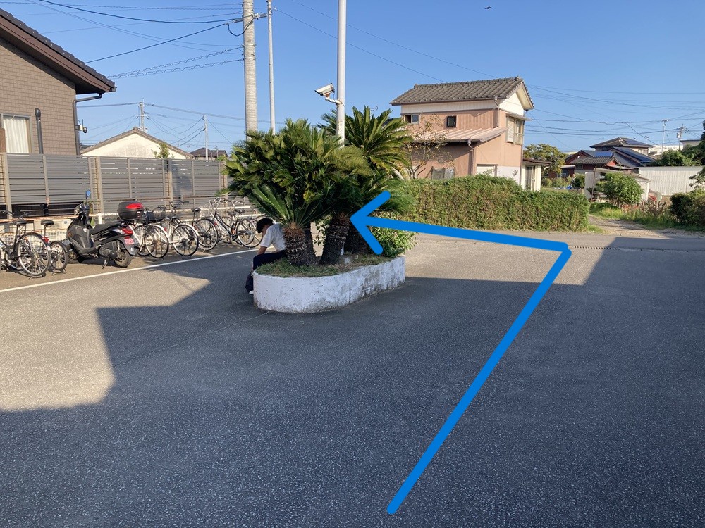 JR電車・日豊本線(財光寺駅」前