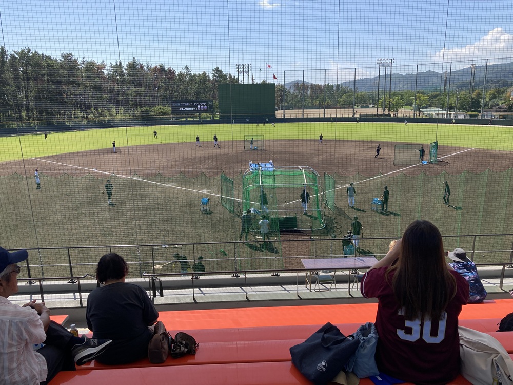 お倉ケ浜総合公園野球場のグラウンド